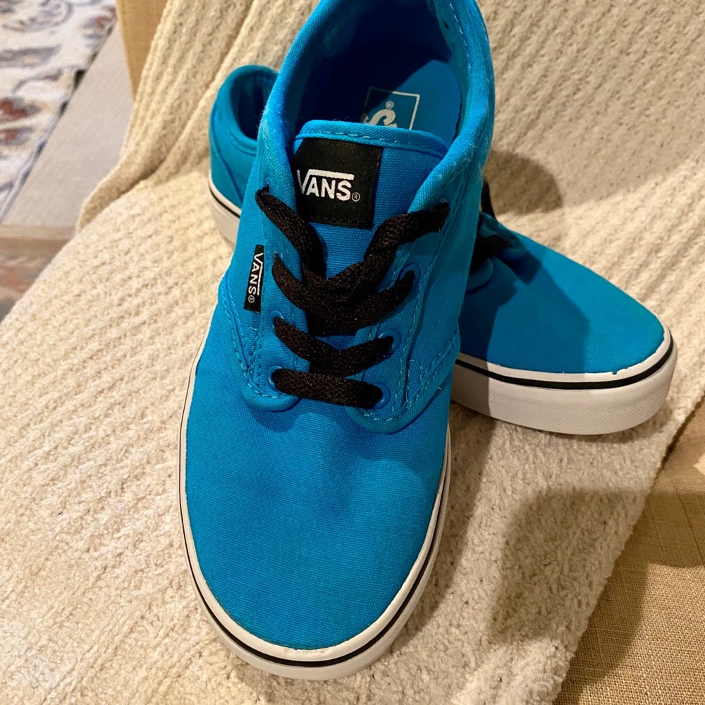 Authentic "ERA" VANS - Kids size 4